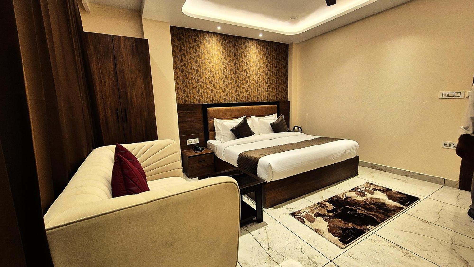 Hotel Hari Dhara, 100 Meters From Har-Ki-Pauri 하리드와르 외부 사진