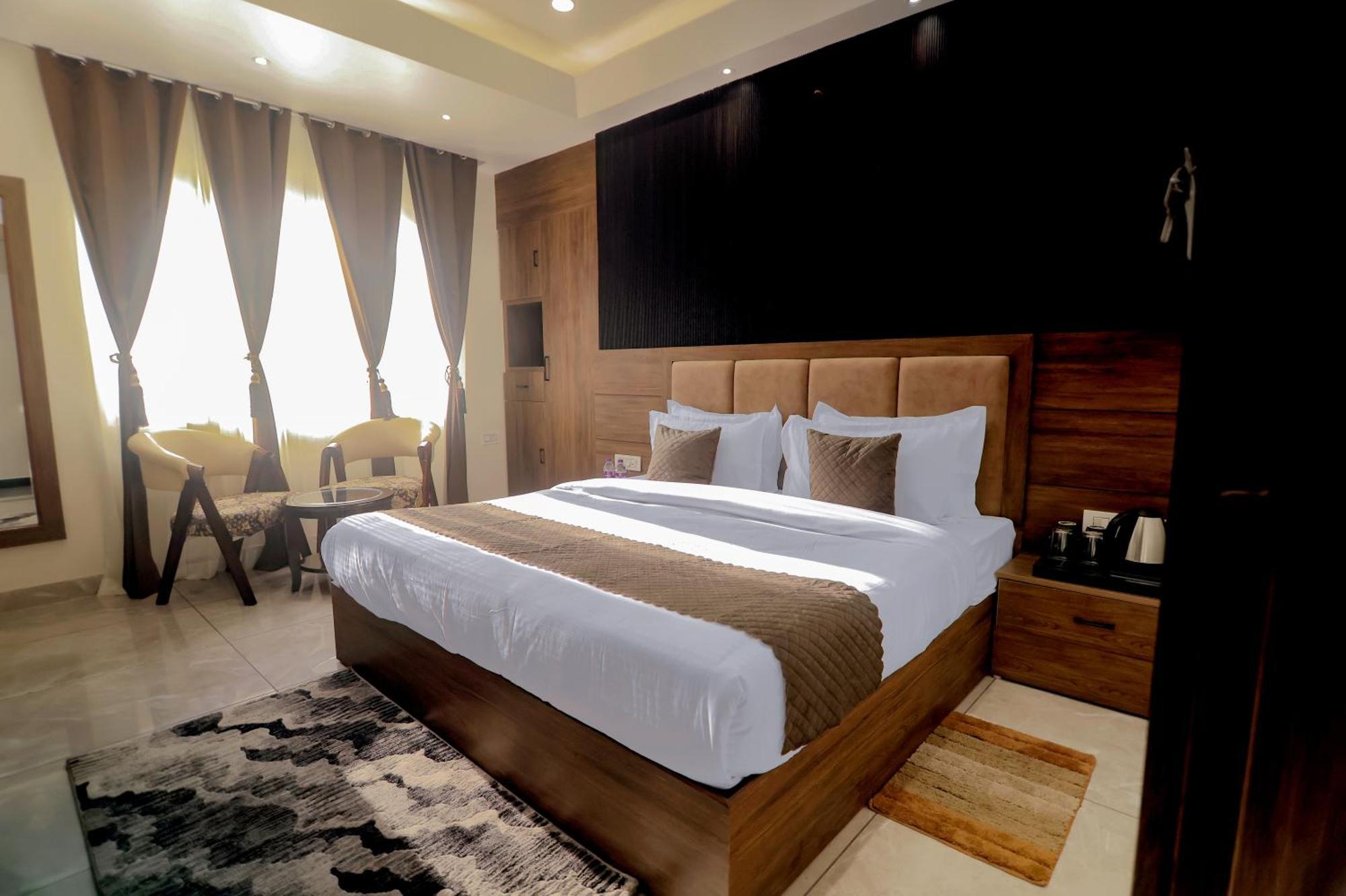 Hotel Hari Dhara, 100 Meters From Har-Ki-Pauri 하리드와르 외부 사진