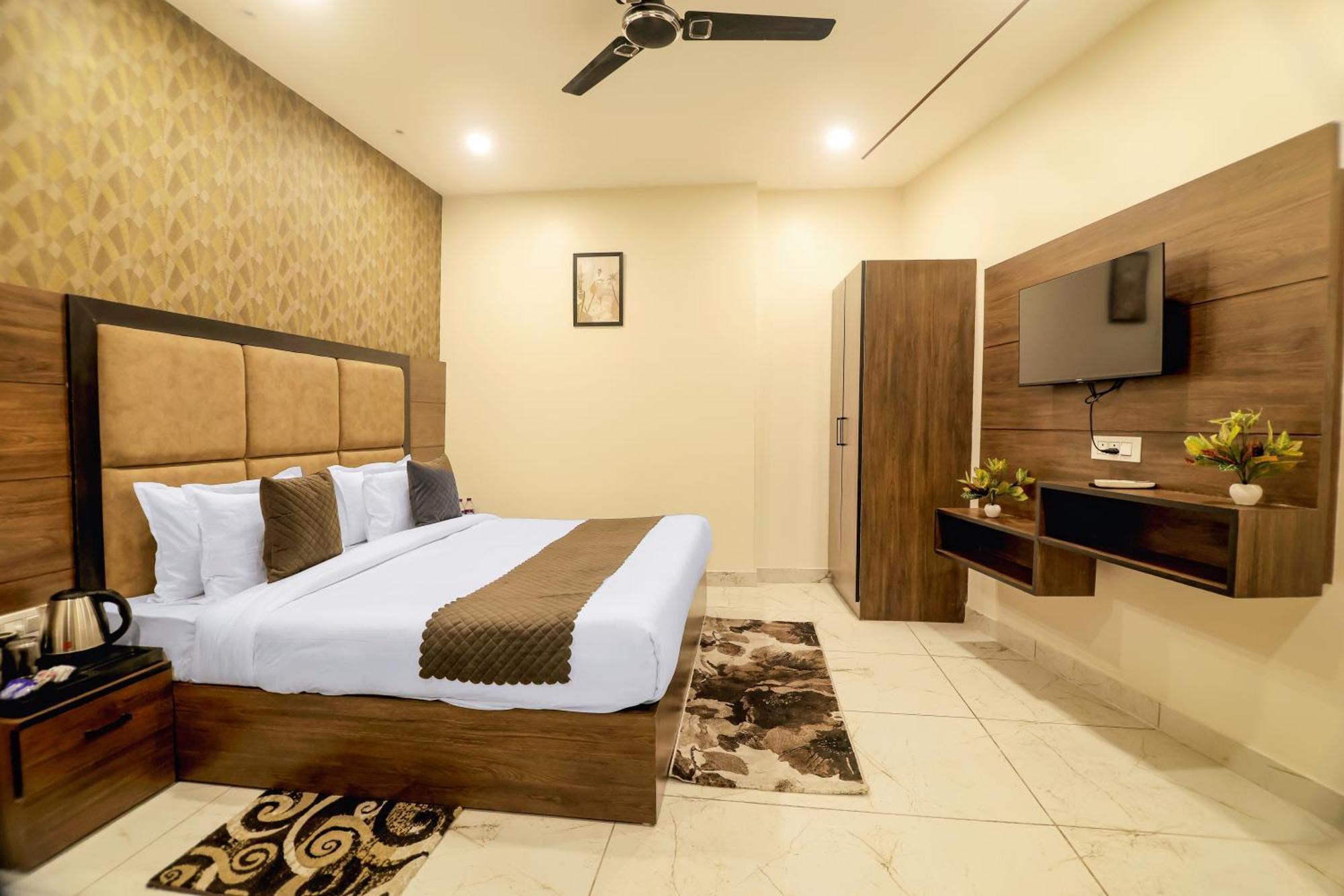 Hotel Hari Dhara, 100 Meters From Har-Ki-Pauri 하리드와르 외부 사진