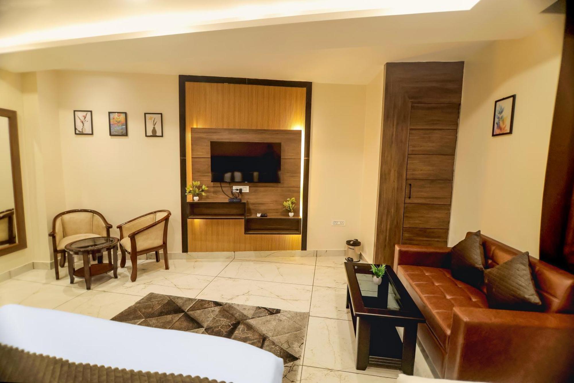Hotel Hari Dhara, 100 Meters From Har-Ki-Pauri 하리드와르 외부 사진