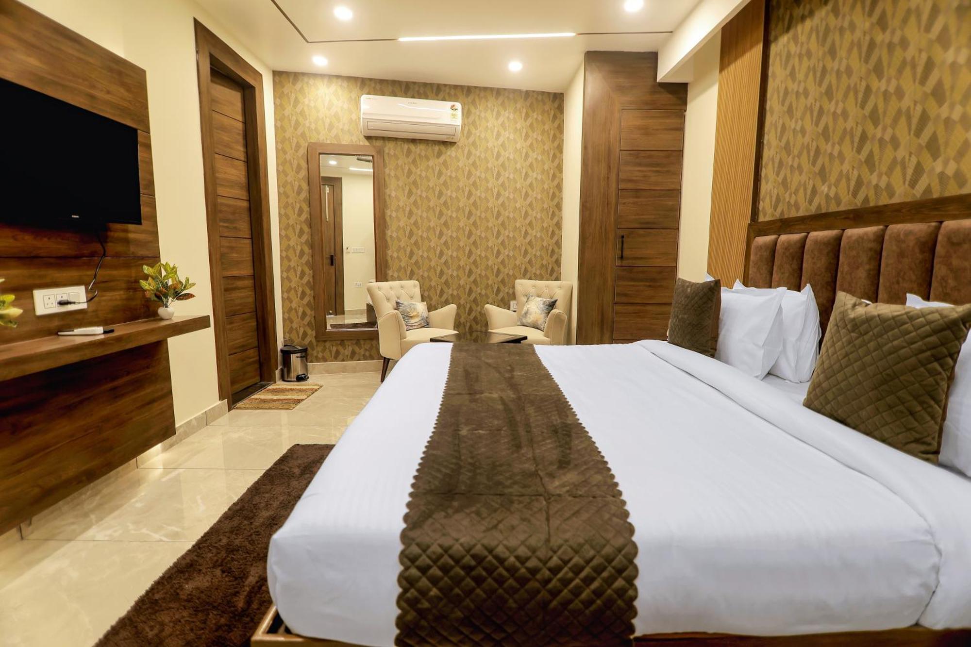 Hotel Hari Dhara, 100 Meters From Har-Ki-Pauri 하리드와르 외부 사진