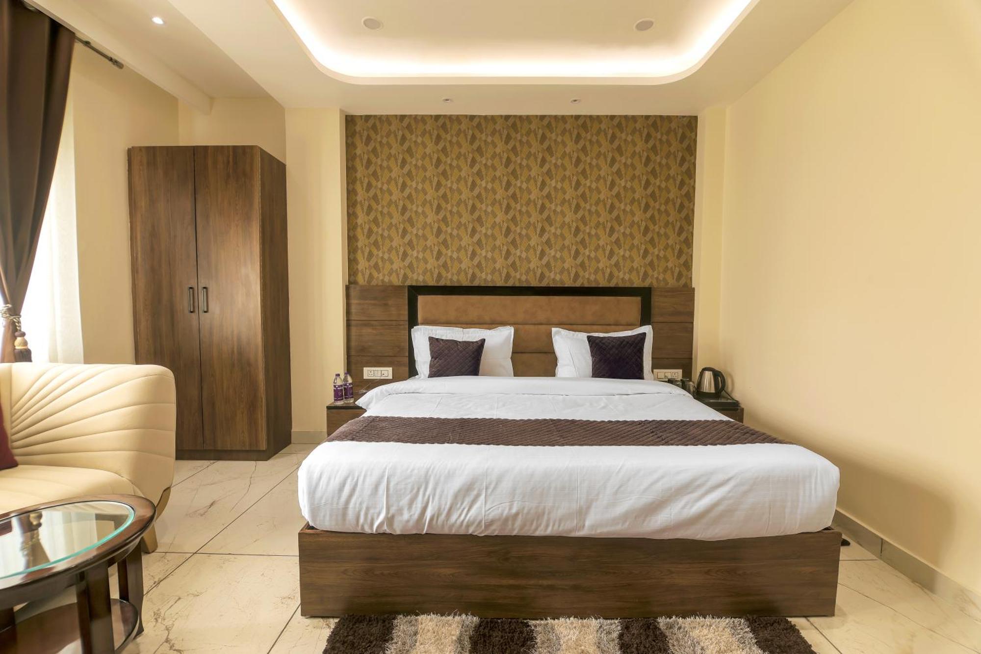 Hotel Hari Dhara, 100 Meters From Har-Ki-Pauri 하리드와르 외부 사진