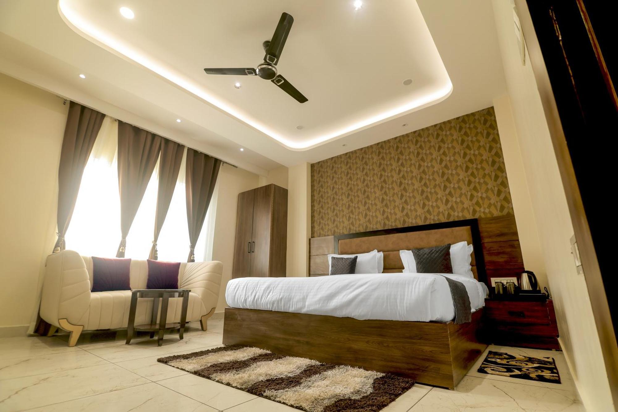 Hotel Hari Dhara, 100 Meters From Har-Ki-Pauri 하리드와르 외부 사진