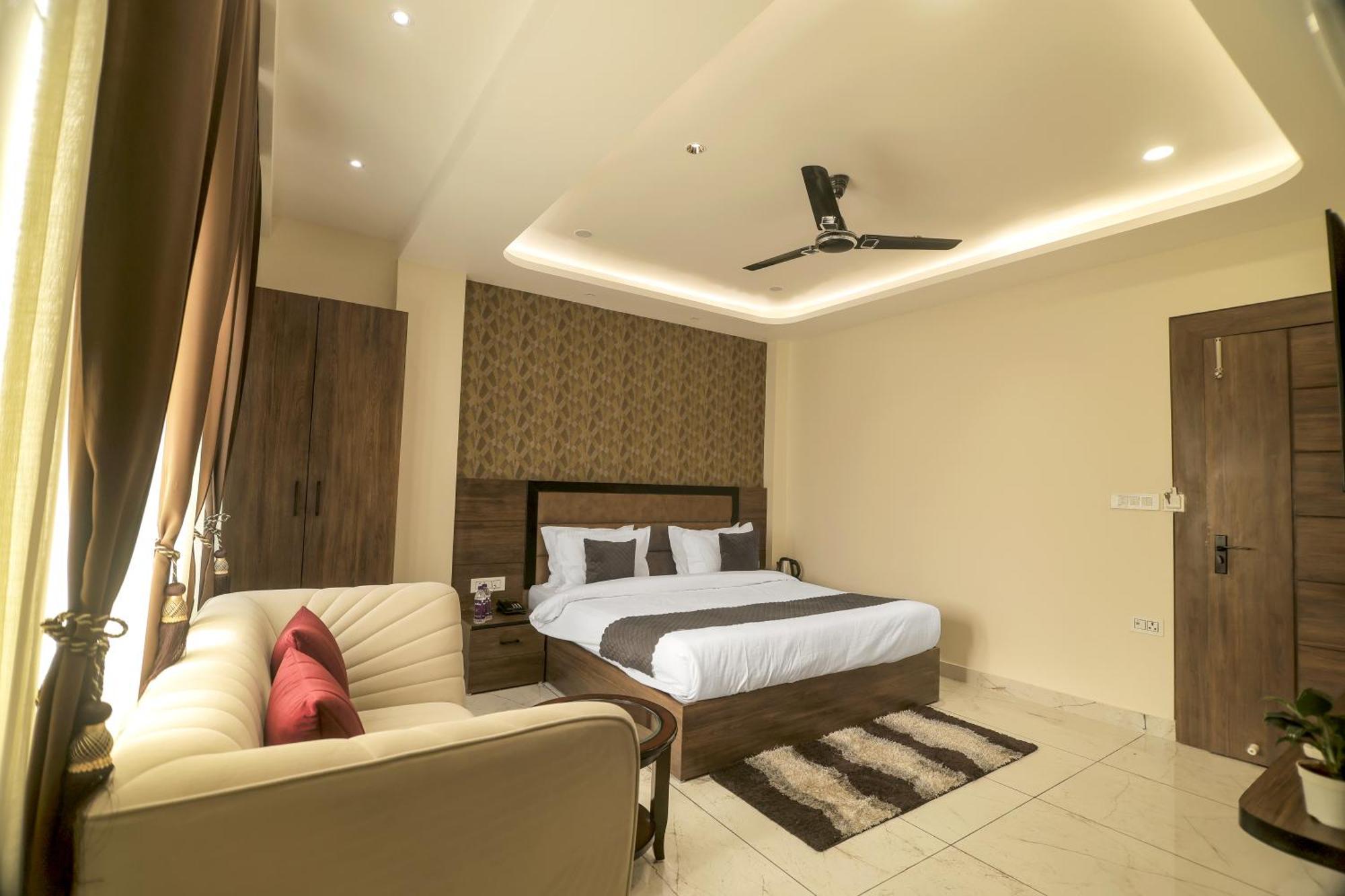 Hotel Hari Dhara, 100 Meters From Har-Ki-Pauri 하리드와르 외부 사진
