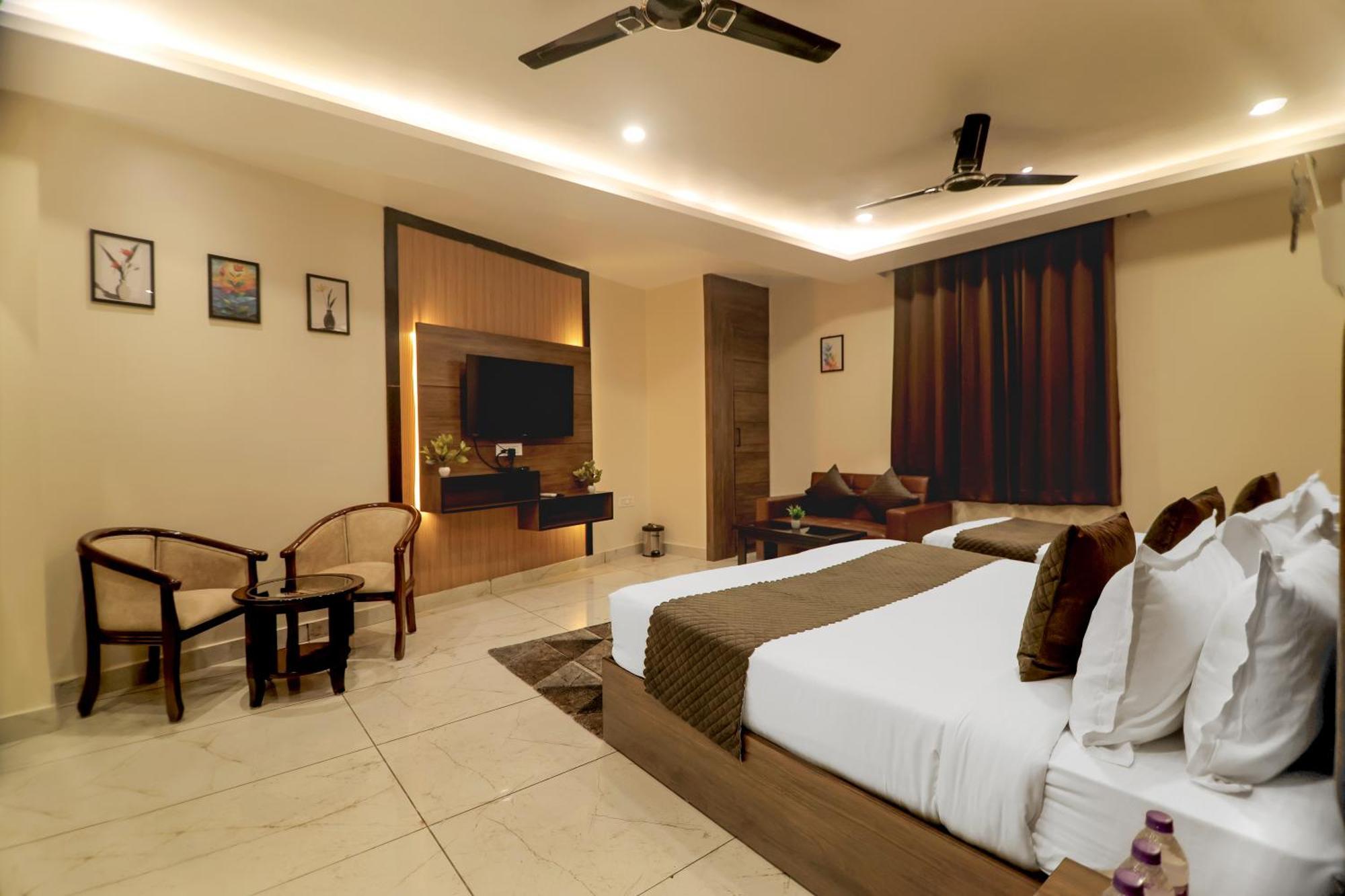 Hotel Hari Dhara, 100 Meters From Har-Ki-Pauri 하리드와르 외부 사진
