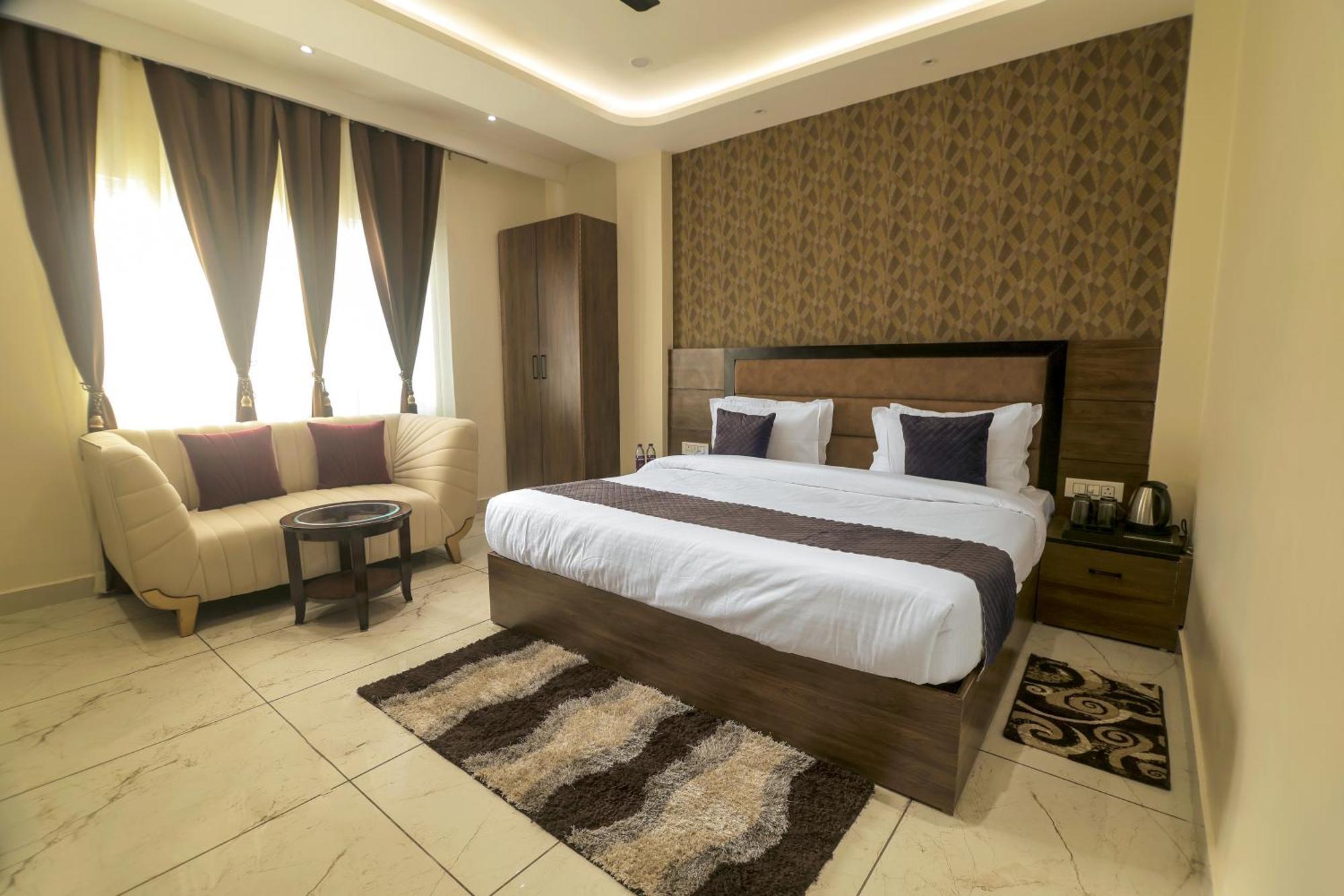 Hotel Hari Dhara, 100 Meters From Har-Ki-Pauri 하리드와르 외부 사진