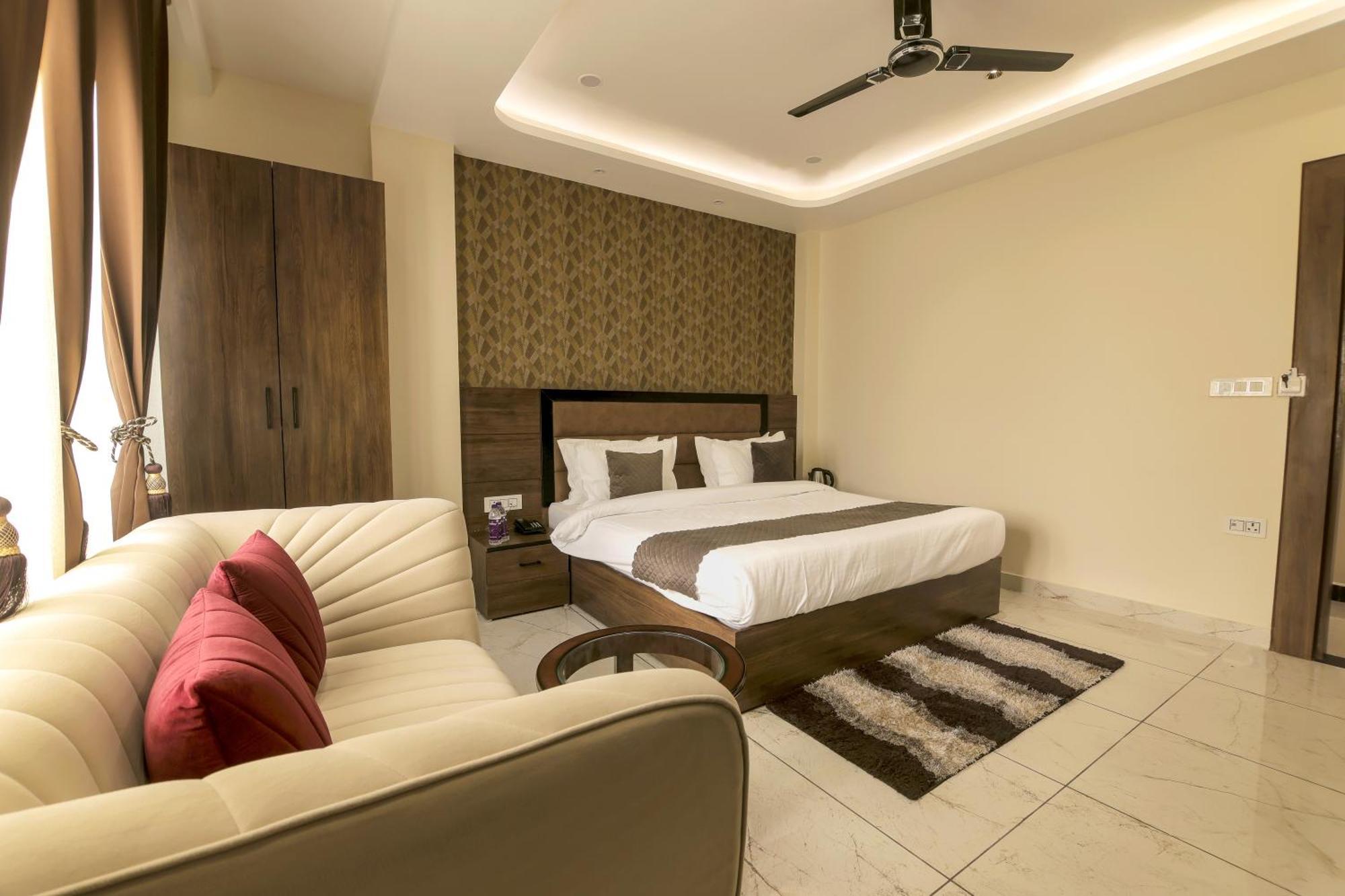 Hotel Hari Dhara, 100 Meters From Har-Ki-Pauri 하리드와르 외부 사진