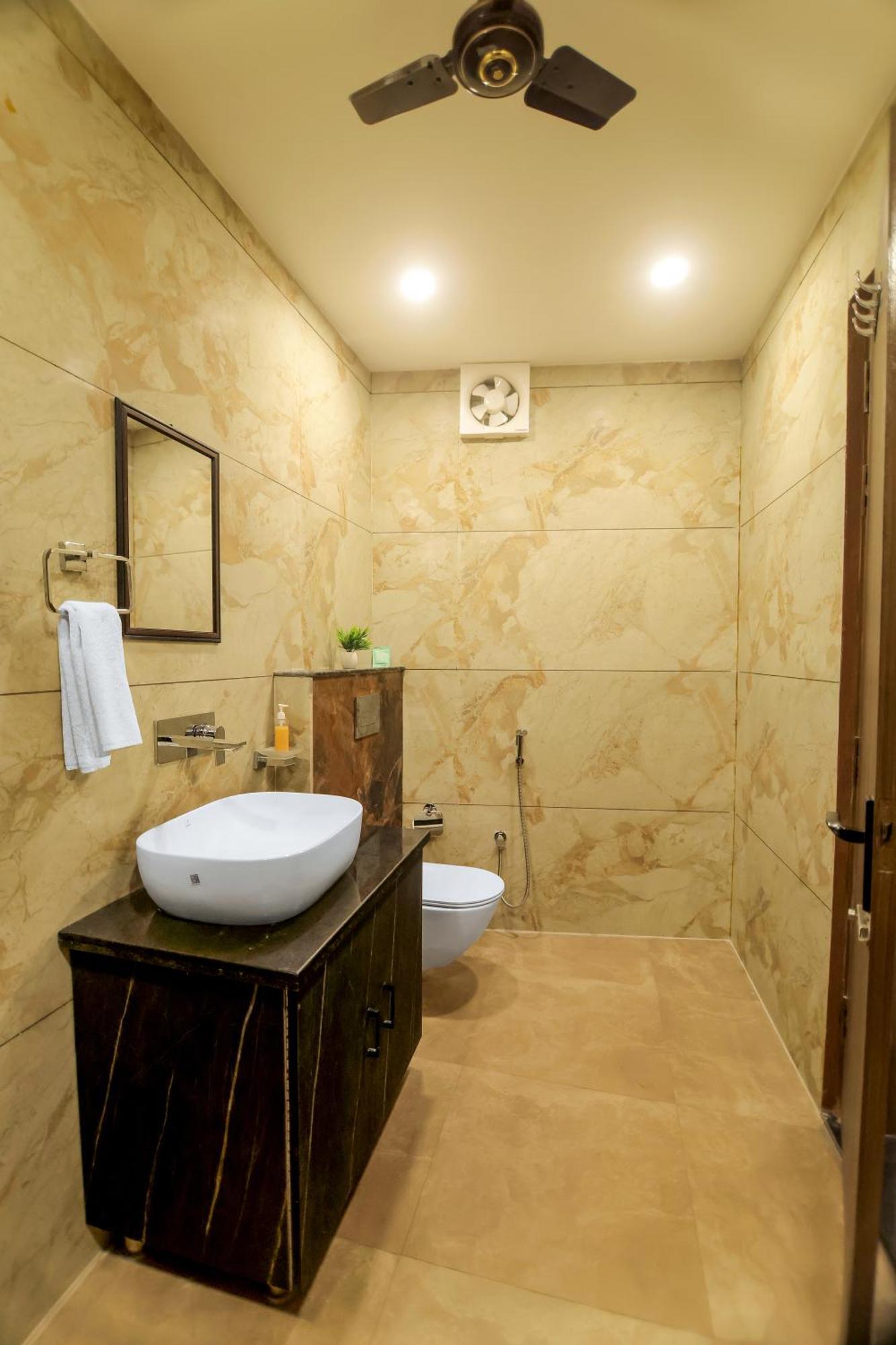 Hotel Hari Dhara, 100 Meters From Har-Ki-Pauri 하리드와르 외부 사진