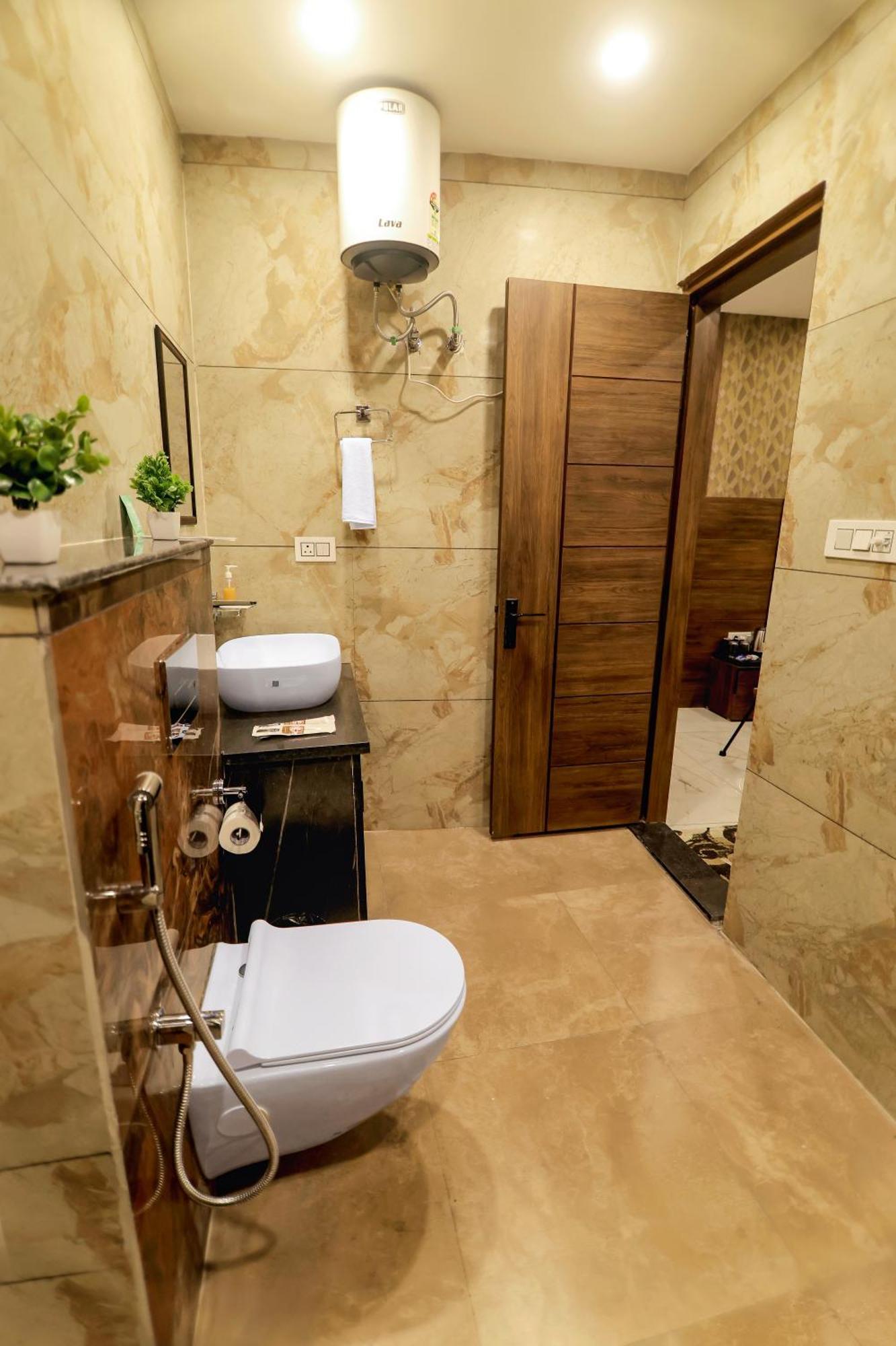 Hotel Hari Dhara, 100 Meters From Har-Ki-Pauri 하리드와르 외부 사진