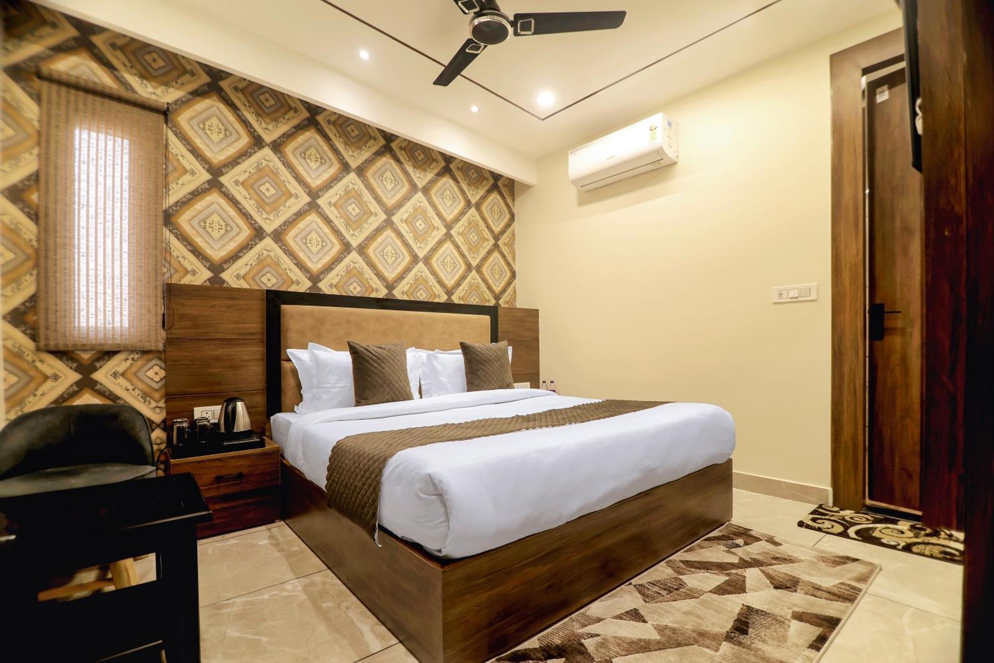Hotel Hari Dhara, 100 Meters From Har-Ki-Pauri 하리드와르 외부 사진