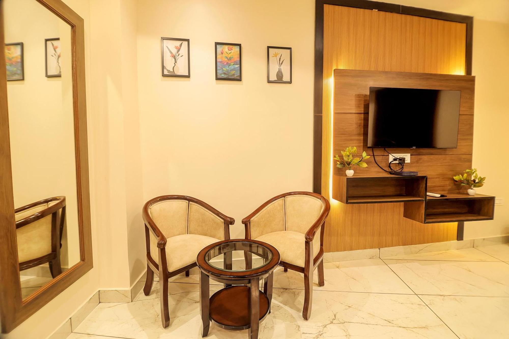 Hotel Hari Dhara, 100 Meters From Har-Ki-Pauri 하리드와르 외부 사진
